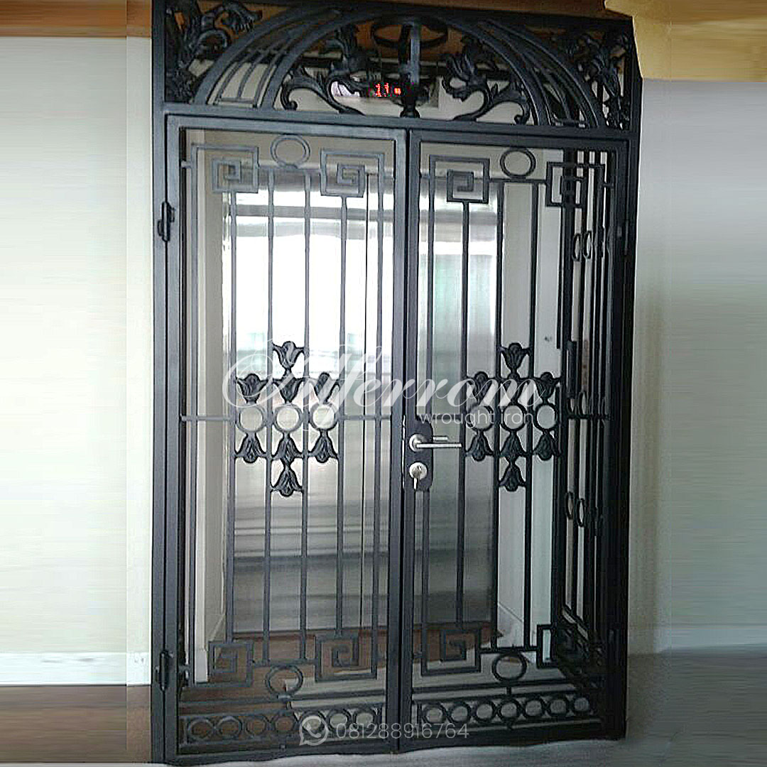 Pintu Utama Lift